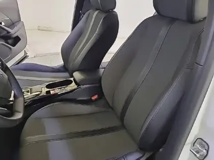 Photo 10 Peugeot 2008  Electrique 136 ch