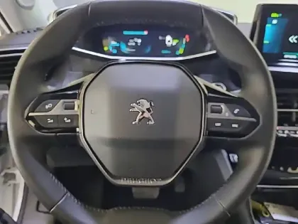 Photo 8 Peugeot 2008  Electrique 136 ch