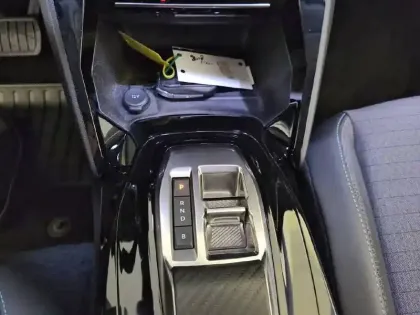 Photo 13 Peugeot 2008  Electrique 136 ch