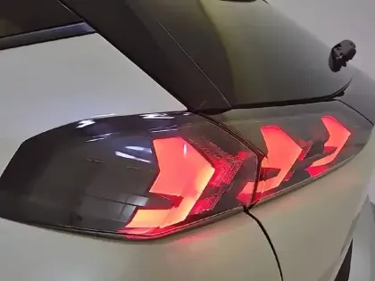 Photo 16 Peugeot 2008  Electrique 136 ch