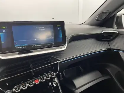 Photo 63 Peugeot 2008  Electrique 136 ch