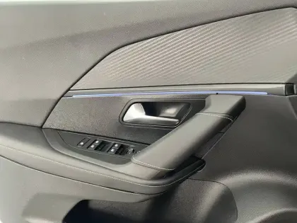 Photo 27 Peugeot 2008  Electrique 136 ch