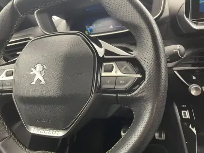 Photo 28 Peugeot 2008  Electrique 136 ch