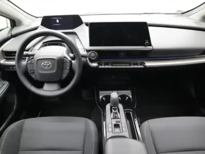 Photo 7 Toyota Prius Hybride Rechargeable 223ch Design PHE