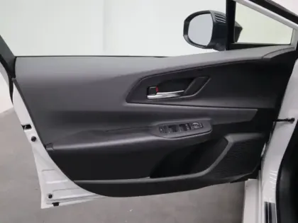 Photo 10 Toyota Prius Hybride Rechargeable 223ch Design PHE