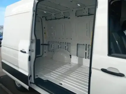 Photo 7 Volkswagen Crafter  Fg 30 L3H3 2.0 TDI 140ch Business Traction