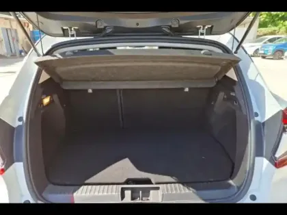 Photo 11 Renault Captur  1.6 E-Tech hybride rechargeable 160ch Intens -21