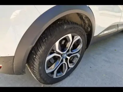 Photo 12 Renault Captur  1.6 E-Tech hybride rechargeable 160ch Intens -21