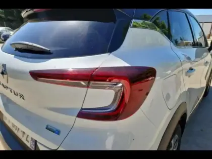 Photo 13 Renault Captur  1.6 E-Tech hybride rechargeable 160ch Intens -21