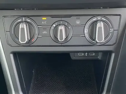 Photo 57 Volkswagen Polo  1.0 TSI 95 S&S DSG7