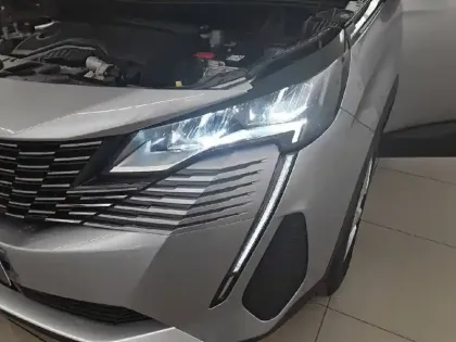 Photo 15 Peugeot 5008  Hybrid 136 e-DCS6
