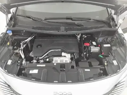 Photo 19 Peugeot 5008  Hybrid 136 e-DCS6