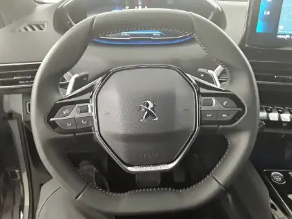 Photo 8 Peugeot 5008  Hybrid 136 e-DCS6