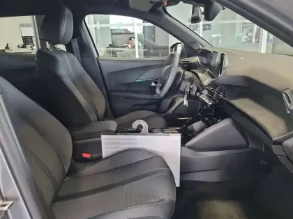 Photo 33 Peugeot 2008  BlueHDi 130 S&S EAT8