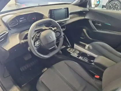 Photo 40 Peugeot 2008  BlueHDi 130 S&S EAT8