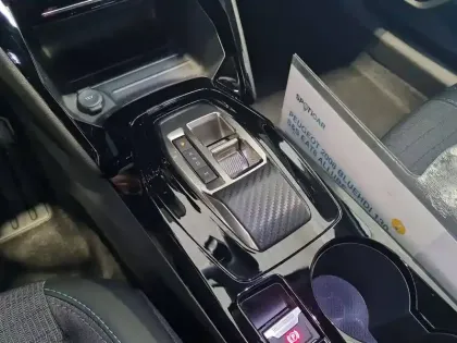 Photo 67 Peugeot 2008  BlueHDi 130 S&S EAT8