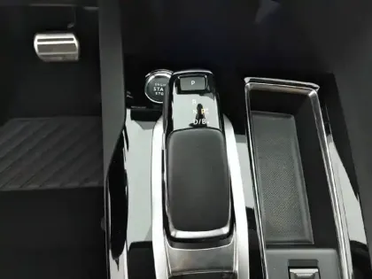 Photo 13 Peugeot 3008  Hybrid 225 e-EAT8