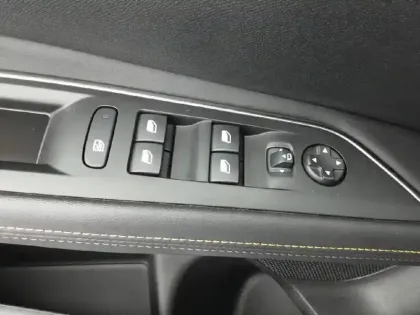 Photo 18 Peugeot 3008  Hybrid 225 e-EAT8