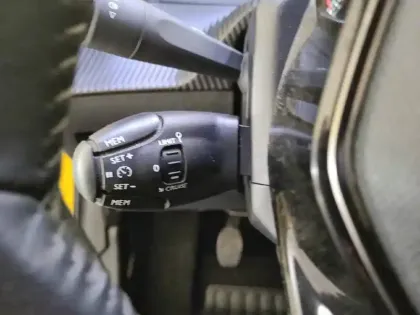 Photo 25 Peugeot 208  PureTech 100 S&S BVM6