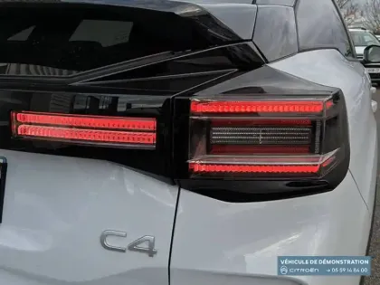 Photo 17 Citroën C4  Hybride 136 e-DCS6