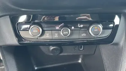 Photo 18 Opel Corsa  Electrique 136 ch & Batterie 50 kw/h Elegance