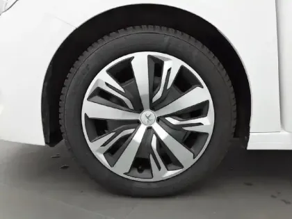 Photo 12 Peugeot 208  PureTech 75 S&S BVM5