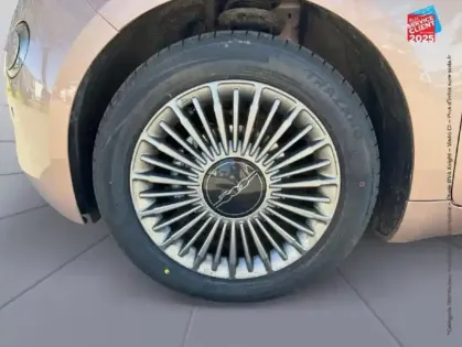 Photo 9 Fiat 500  3+1 e 95ch Icône