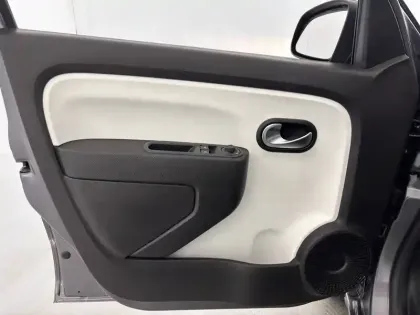 Photo 10 Renault Twingo  III Achat Intégral - 21