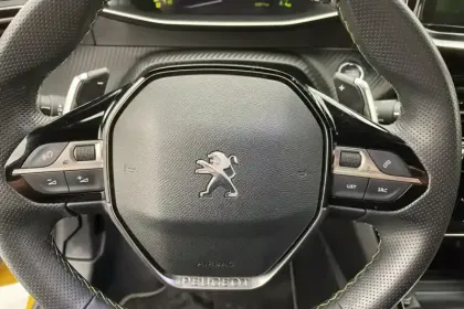 Photo 10 Peugeot 208  PureTech 100 S&S EAT8