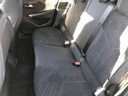 Photo 11 Peugeot 208  Hybrid 136 e-DCS6