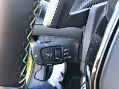 Photo 39 Peugeot 208  Hybrid 136 e-DCS6