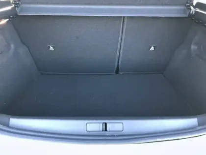 Photo 5 Peugeot 208  Hybrid 136 e-DCS6