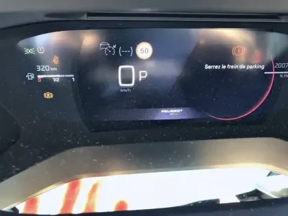 Photo 29 Peugeot 208  Hybrid 136 e-DCS6