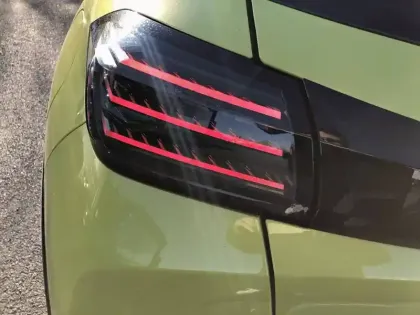 Photo 16 Peugeot 208  Hybrid 136 e-DCS6