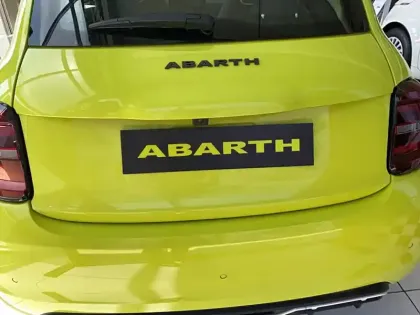 Photo 32 Abarth 500  e 155 ch