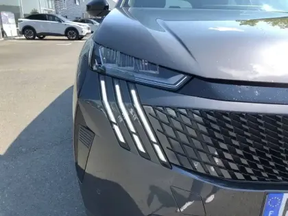 Photo 37 Peugeot 5008  Hybrid 136 e-DCS6