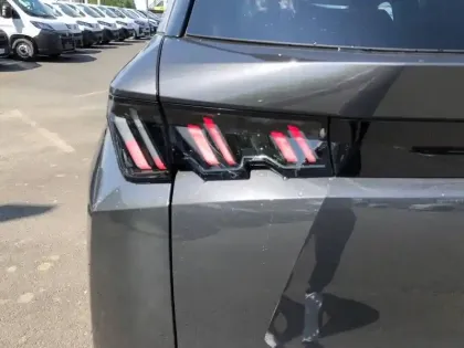 Photo 38 Peugeot 5008  Hybrid 136 e-DCS6