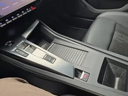 Photo 12 Peugeot 408  PHEV 225 e-EAT8