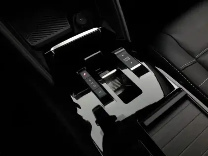 Photo 23 Citroën C4  BlueHDi 130 S&S EAT8 Shine Pack