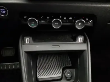 Photo 19 Citroën C4  BlueHDi 130 S&S EAT8 Shine Pack