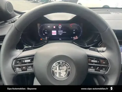 Photo 58 Alfa Romeo Junior  1.2 Ibrida 145 ch eDCT6