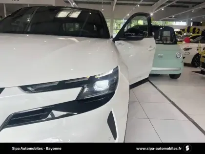 Photo 71 Alfa Romeo Junior  1.2 Ibrida 145 ch eDCT6