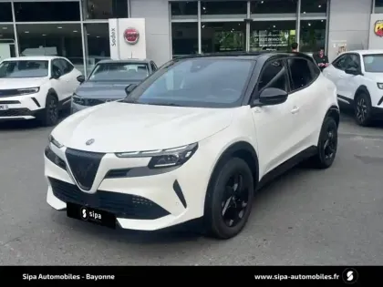 Photo 126 Alfa Romeo Junior  1.2 Ibrida 145 ch eDCT6