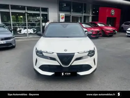 Photo 127 Alfa Romeo Junior  1.2 Ibrida 145 ch eDCT6