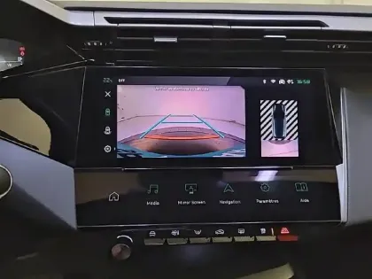 Photo 39 Peugeot 308  PureTech 130ch S&S EAT8