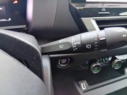 Photo 19 Citroën C4  Hybride 136 e-DCS6