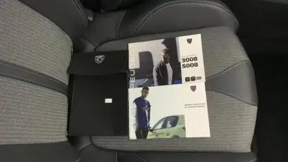 Photo 15 Peugeot 3008  Hybrid 136 e-DCS6 Allure Pack