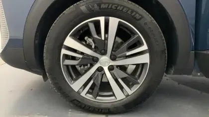 Photo 14 Peugeot 3008  Hybrid 136 e-DCS6 Allure Pack