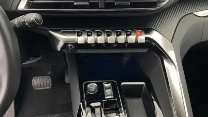 Photo 12 Peugeot 3008  Hybrid 136 e-DCS6 Allure Pack