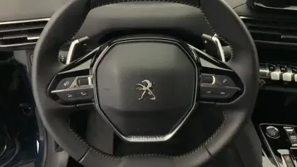 Photo 19 Peugeot 3008  Hybrid 136 e-DCS6 Allure Pack